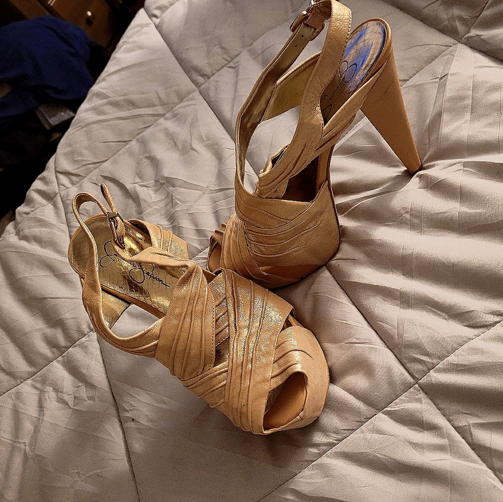 Jessica Simpson stilettos